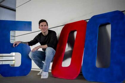 Messi cumplirá mañana 500 partidos con Barcelona