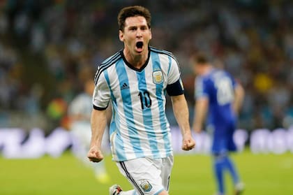 Messi festeja su gol ante Bosnia y Herzegovina, el primero de los cuatro que hizo en Brasil 2014