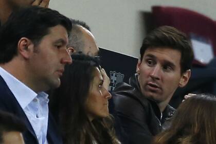 Messi, en la tribuna del Camp Nou durante el partido que Barcelona le ganó a Rayo Vallecano