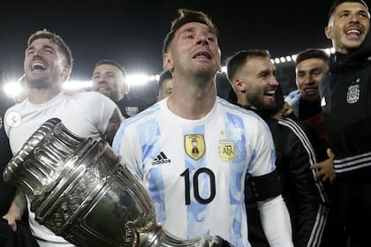 Messi es pura emoción en la noche del Monumental