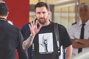 Transpirado y abrazado a Los Totora: así terminó Messi en el casamiento de su cuñada