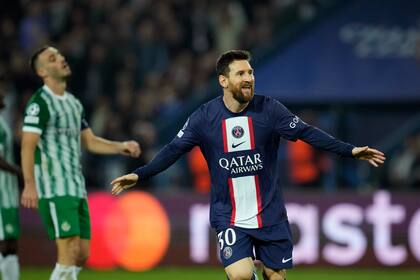Messi festeja su último gol por la Champions League, con Paris Saint-Germain, ante Maccabi Haifa