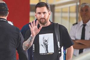 Leo Messi salió de compras en Miami y un sticker en su termo emocionó a los fans de la selección