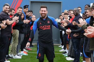 Llanto en Barcelona, silbidos en Francia y la fiesta de Qatar: por qué a Messi "siempre le quedará París"