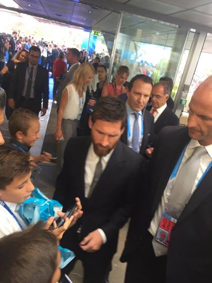 Messi llegando al sorteo