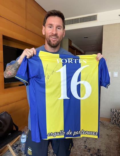 Messi recibió un regalo muy especial (Foto: @evertonlaplataoficial)