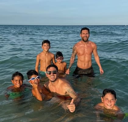 Messi sonríe ante la cámara en su día libre