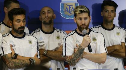 Messi tomó la palabra y anunció la decisión del plantel