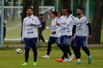 Messi y Agüero, ¿la delantera de la Argentina en el debut ante Islandia?