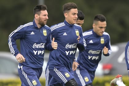 Messi y Dybala, protagonistas de los próximos años del seleccionado argentino.