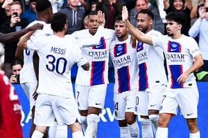 Messi y el resto de sus compañeros festejan: gracias a una pincelada de la Pulga, PSG consiguió un ajustado triunfo contra Brest