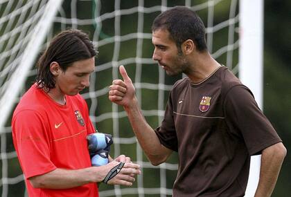 Tan jóvenes... La imagen tiene casi 15 años, Messi y Guardiola en 2009, antes de jugar con Barcelona la final de Clubes ante Estudiantes de La Plata