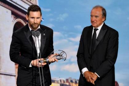 Messi y Hugo Porta, ayer, en los Premios Laureus 