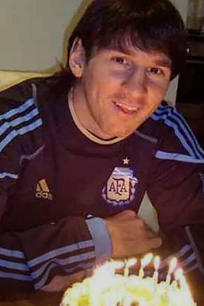 Messi y las velitas en Sudáfrica 2010; ese día recibió un regalo muy especial de su entrenador... Diego Maradona