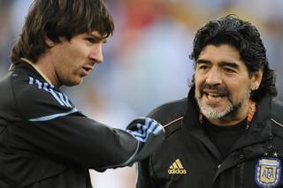 El hilo invisible entre el escandaloso Maradona y el sigiloso Messi