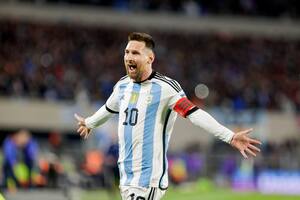 Messi viajará a Bolivia para el partido del próximo martes, según confirmó Scaloni