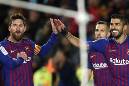 Messi y Suárez, la dupla de ataque de Barcelona mañana ante Lyon.