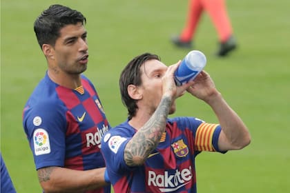 Messi y Suárez sería la dupla de ataque en el cruce frente a Napoli. Griezmann, que se recuperó de una lesión, estaría entre los suplentes