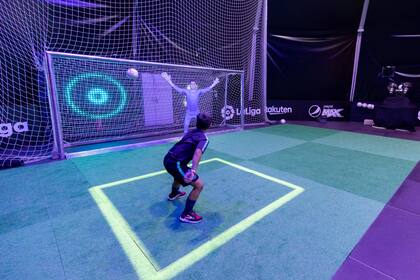 Messi10 Challenge invita a los hinchas a poner a prueba sus habilidades imitando históricos goles del 10
