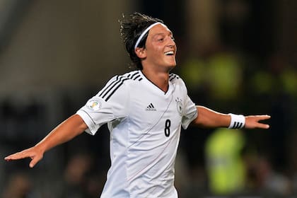 Mesut Özil con la camiseta de la selección de Alemania 