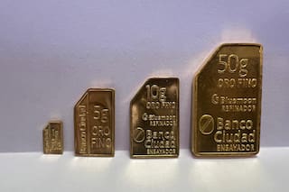 METALES PRECIOSOS: el oro duda ante equilibrio entre bonos de Estados Unidos y demanda de refugio