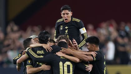 México celebrando su pase a semifinales de la Copa Oro 2025 Foto: "X" @miseleccionmx