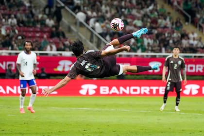 México en peligro: Honduras sorprendió con un 2-0 en la ida, poniendo en aprietos al Tri.