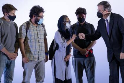 México recibió este miércoles a otro grupo de refugiados afganos, en su mayoría periodistas y sus familiares