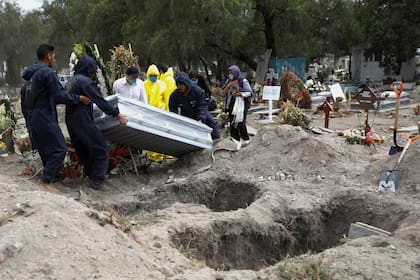 México reportó más de mil fallecimientos por Covid-19 en un día