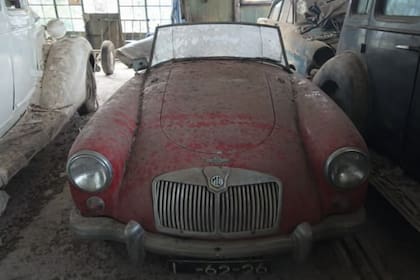 MG MGA
