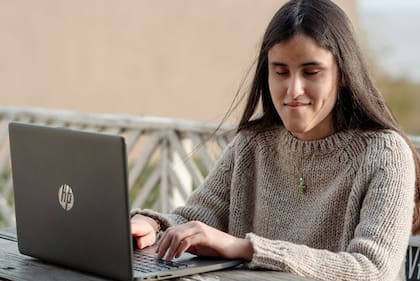 "Mi computadora tiene un programa que lee todo lo que hay en la pantalla y con el que puedo hacer todo lo que una persona que ve haría con sus ojos".