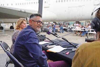 "Mi deseo es profanar la cultura, acabar con la estela elitista que a veces la rodea, y volverla accesible a todos los públicos", dice Santaki