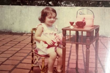 “Mi mamá biológica cultivó en mí un espíritu inquieto, curioso”, asegura hoy, mientras rememora aquellos tiempos.