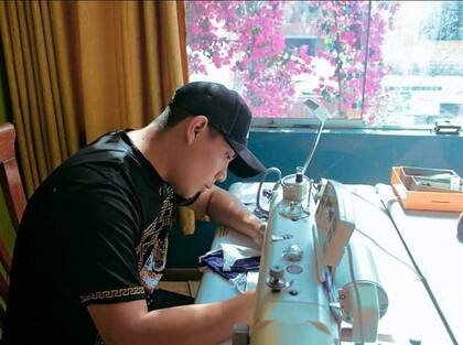 "Mi máximo referente en la moda es Kanye West, el diseñador detrás de Yeezy. Su estilo urbano y fresco es lo que me mueve. Mi sueño es llegar a su nivel", dice el creativo arequipeño