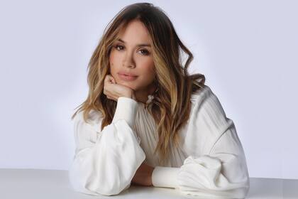 Mia Astral es una astróloga venezolana de 38 años, que actualmente vive en Miami y se convirtió en influencer gracias a sus horóscopos