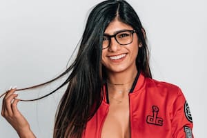 Mia Khalifa revolucionó las redes sociales al posar con traje de baño muy sensual.