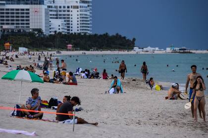 Los turistas quedan a espera de las definiciones sobre el período de cuarentana que impondrá Estados Unidos