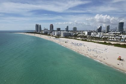Miami Beach prohíbe el consumo de alcohol en las playas e impone fuertes controles durante el Spring Break