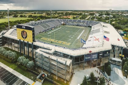 Miami FC juega de local en el Pitbull Stadium, renombrado así en 2024 luego de la inversión del cantante homónimo