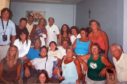 Mica abajo a la izquierda, en una de las fotos del álbum.