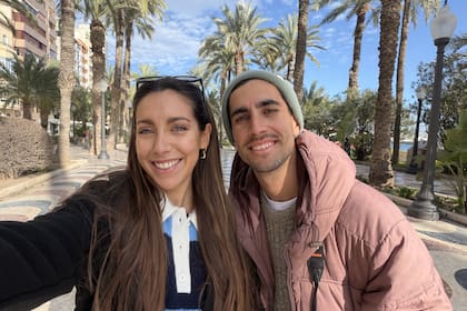 Mica está en pareja y en la actualidad vive en Ginebra.