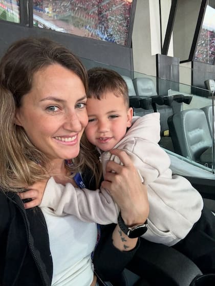 Mica Viciconte junto a Luca Cubero, su hijo de tres años (Foto: Instagram/@micaviciconte)