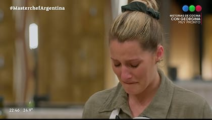 Mica Viciconte no pudo contener el llanto durante la devolución en MasterChef Celebrity (Telefe) (Crédito: Captura de video Telefe)