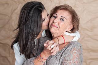 Segundas mamás: tías, abuelas o niñeras que son fundamentales en nuestras vidas