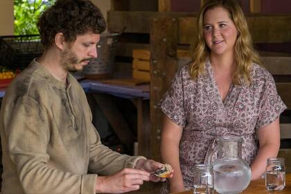 Michael Cera y Amy Schumer en Life & Beth