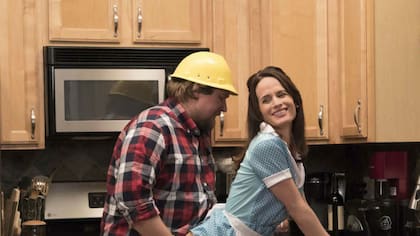Michael Chernus y Elizabeth Reaser