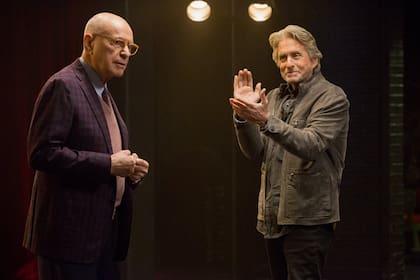 Alan Arkin y Michael Douglas, ambos nominados por El método Kominsky, de Netflix