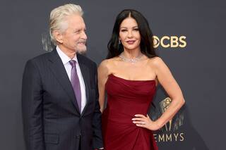 Zeta-Jones y Douglas: los secretos de su matrimonio y el ramo de flores que los unió