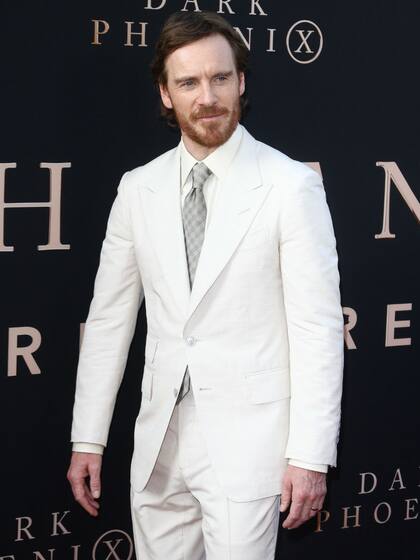 Michael Fassbender, un ejemplo de lo bien que sienta el traje blanco