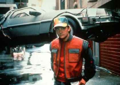 Michael Fox en Volver al futuro 2, otro de sus grandes éxitos y una saga clave del cine